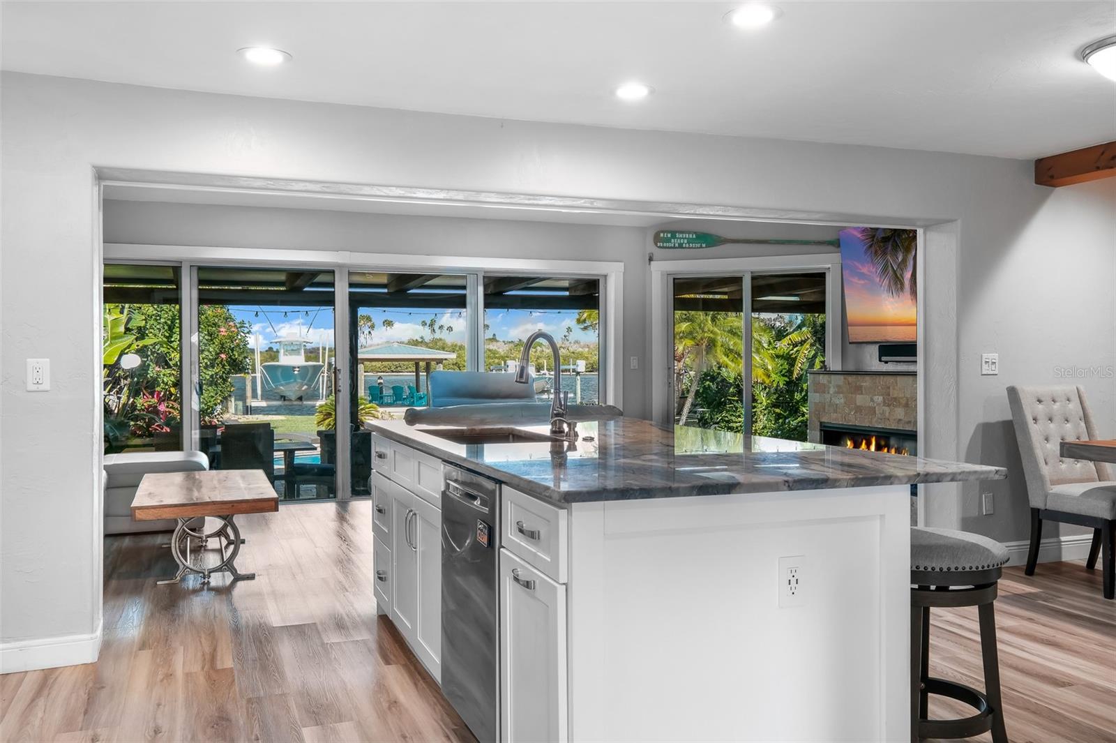 BOUCHELLES ISLAND - Residential