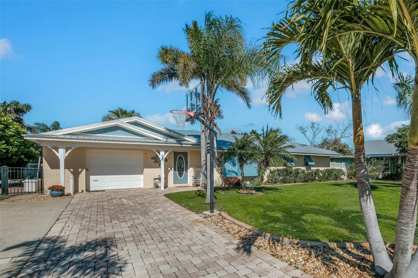 BOUCHELLES ISLAND - Residential