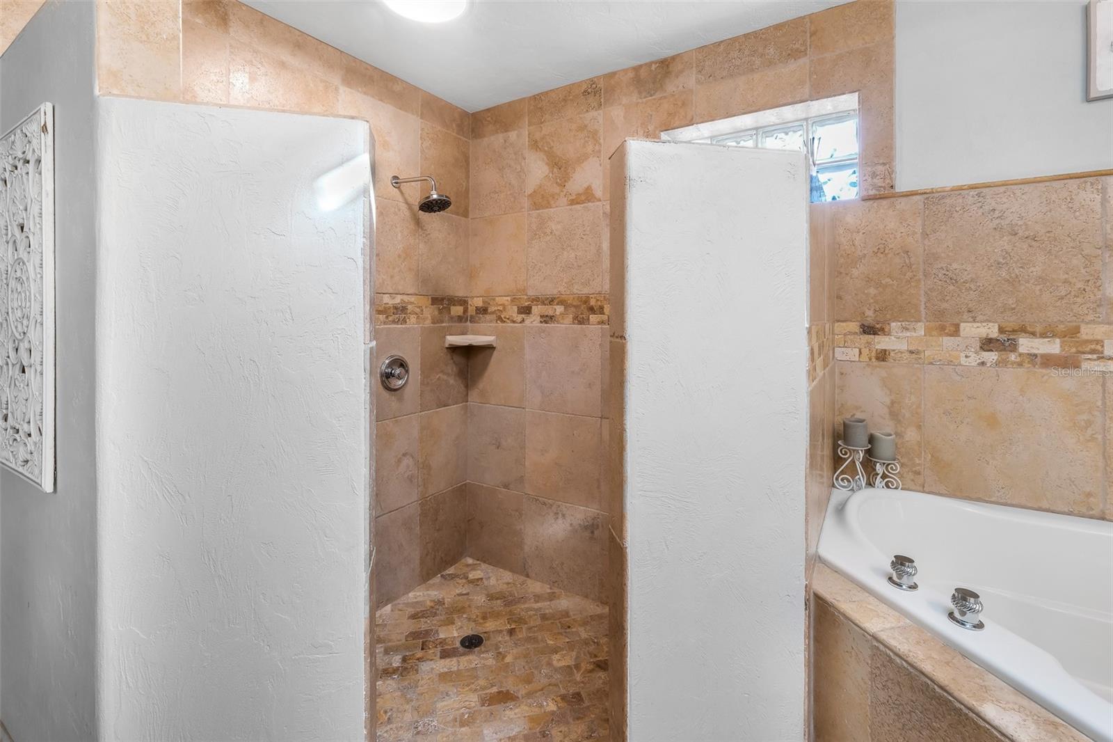 BOUCHELLES ISLAND - Residential