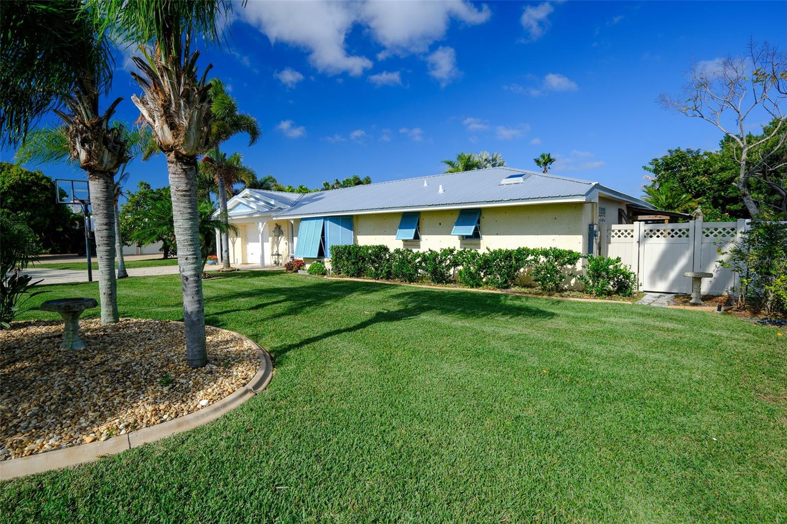 BOUCHELLES ISLAND - Residential