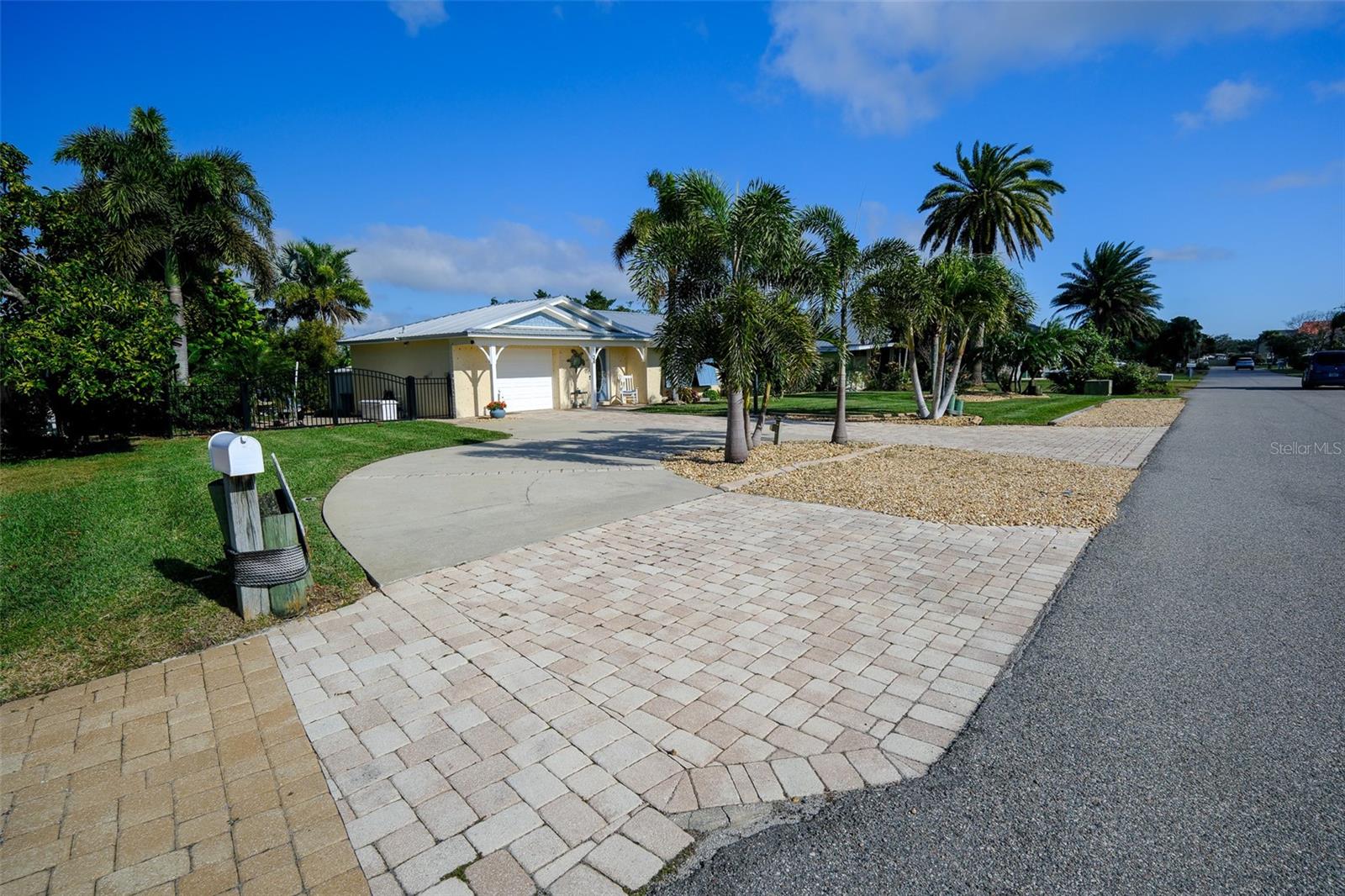 BOUCHELLES ISLAND - Residential