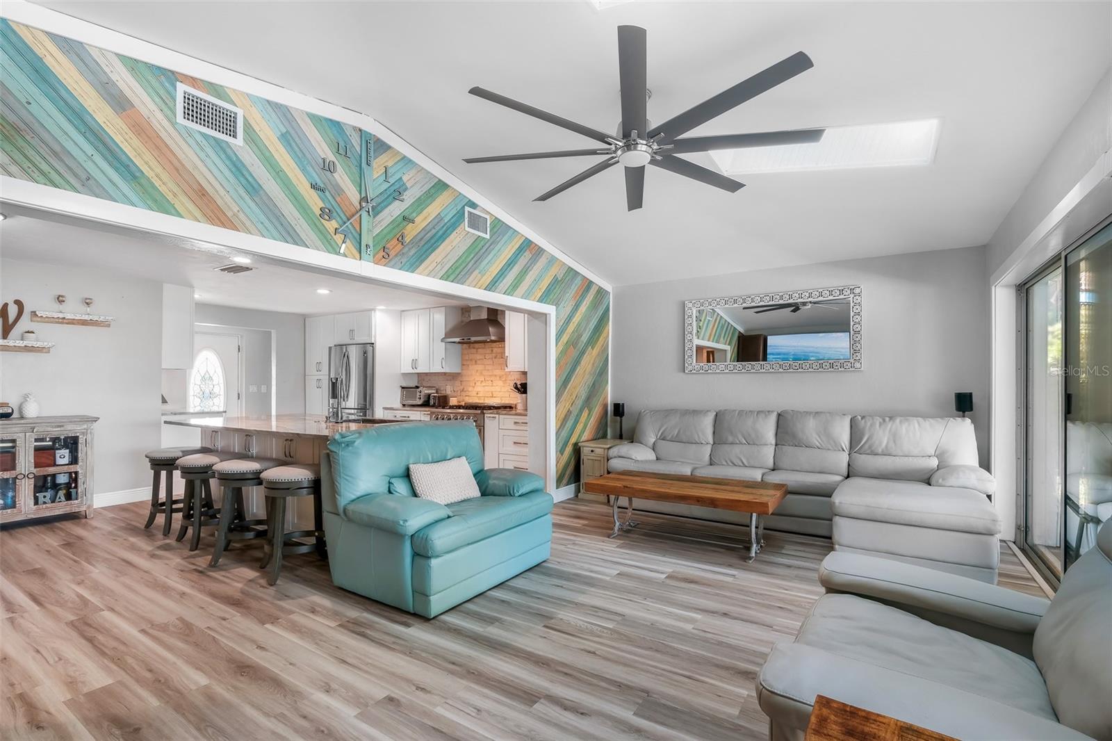 BOUCHELLES ISLAND - Residential