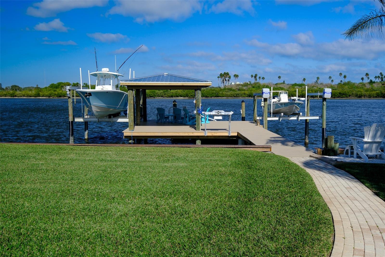 BOUCHELLES ISLAND - Residential