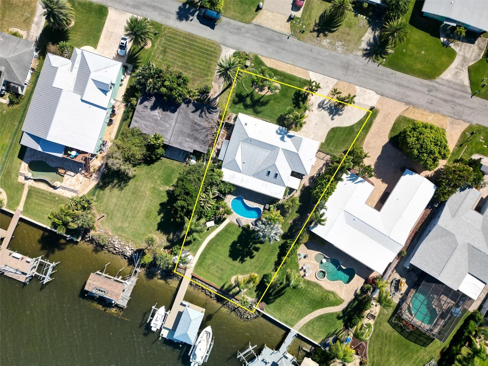 BOUCHELLES ISLAND - Residential