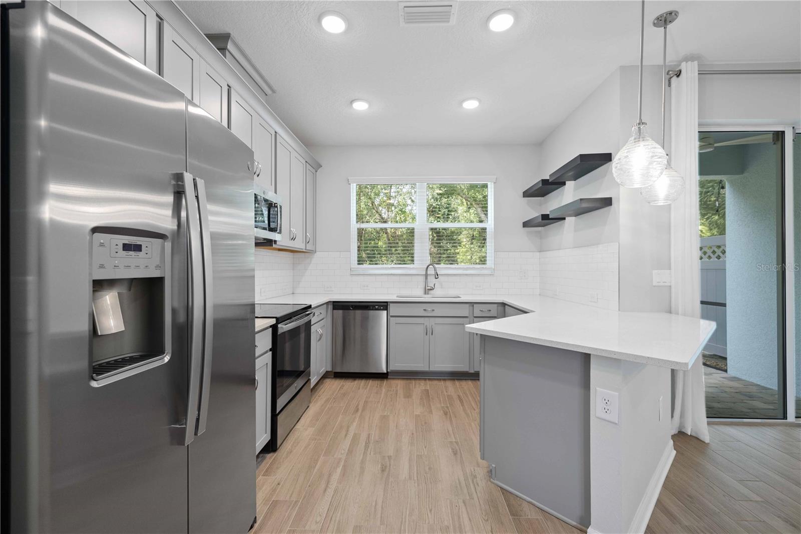 SIENNA PARK TWNHMS/UNIVERSITY - Residential Lease