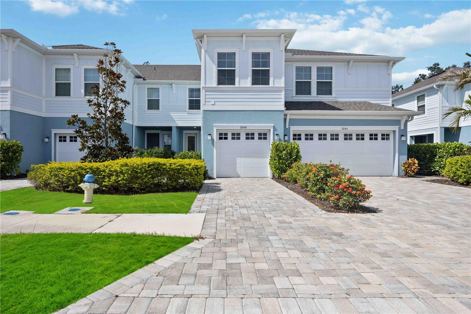 SIENNA PARK TWNHMS/UNIVERSITY - Residential Lease