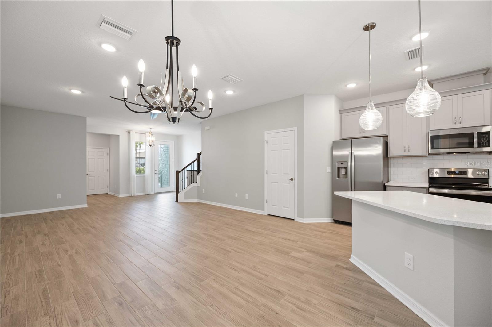 SIENNA PARK TWNHMS/UNIVERSITY - Residential Lease
