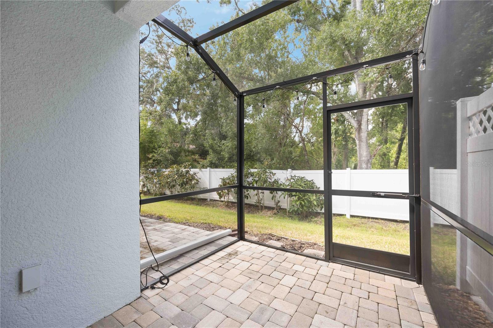 SIENNA PARK TWNHMS/UNIVERSITY - Residential Lease