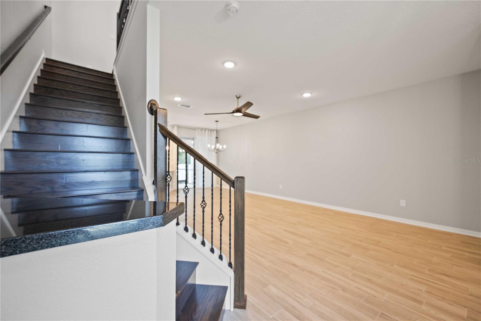 SIENNA PARK TWNHMS/UNIVERSITY - Residential Lease