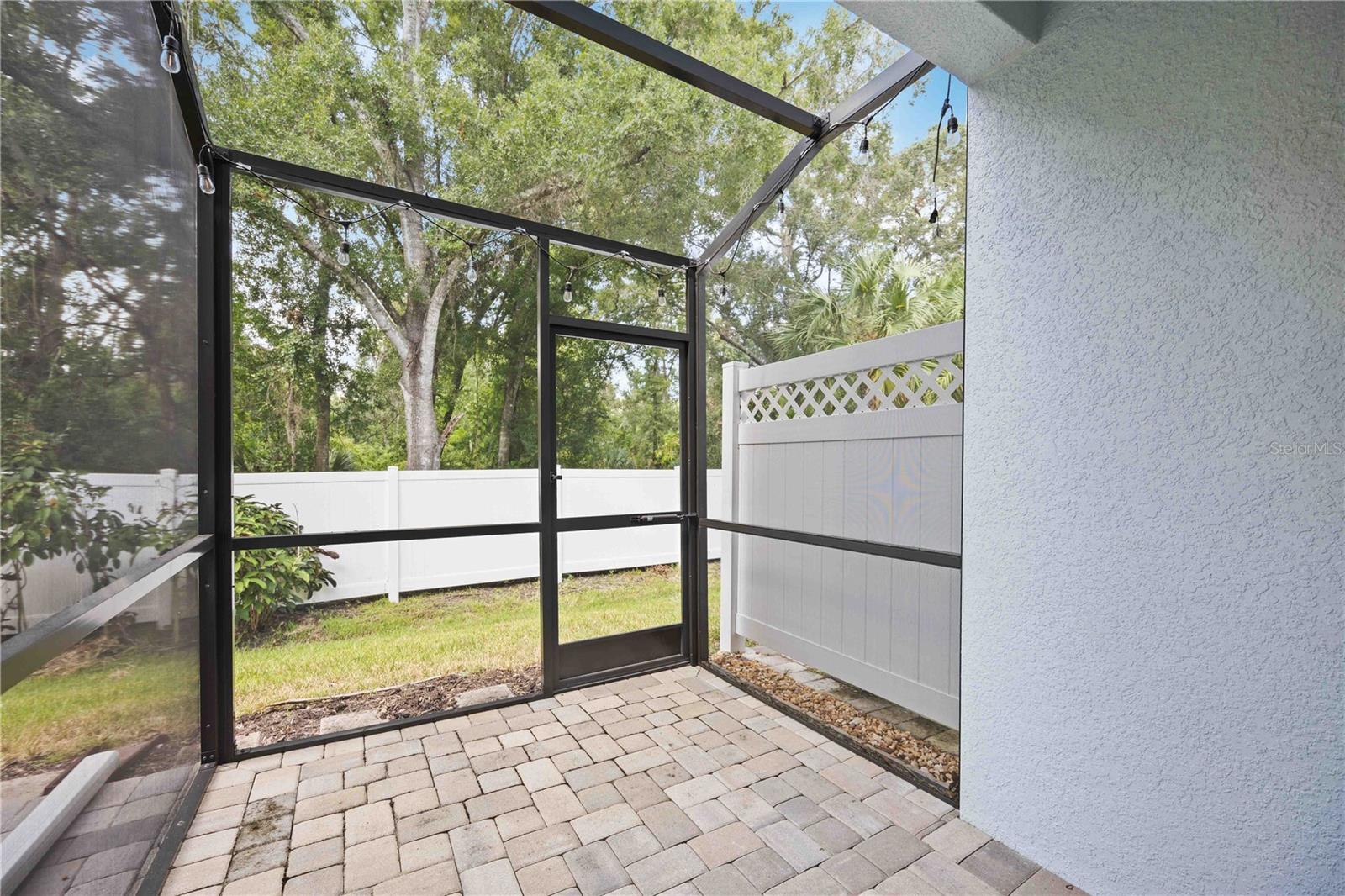 SIENNA PARK TWNHMS/UNIVERSITY - Residential Lease