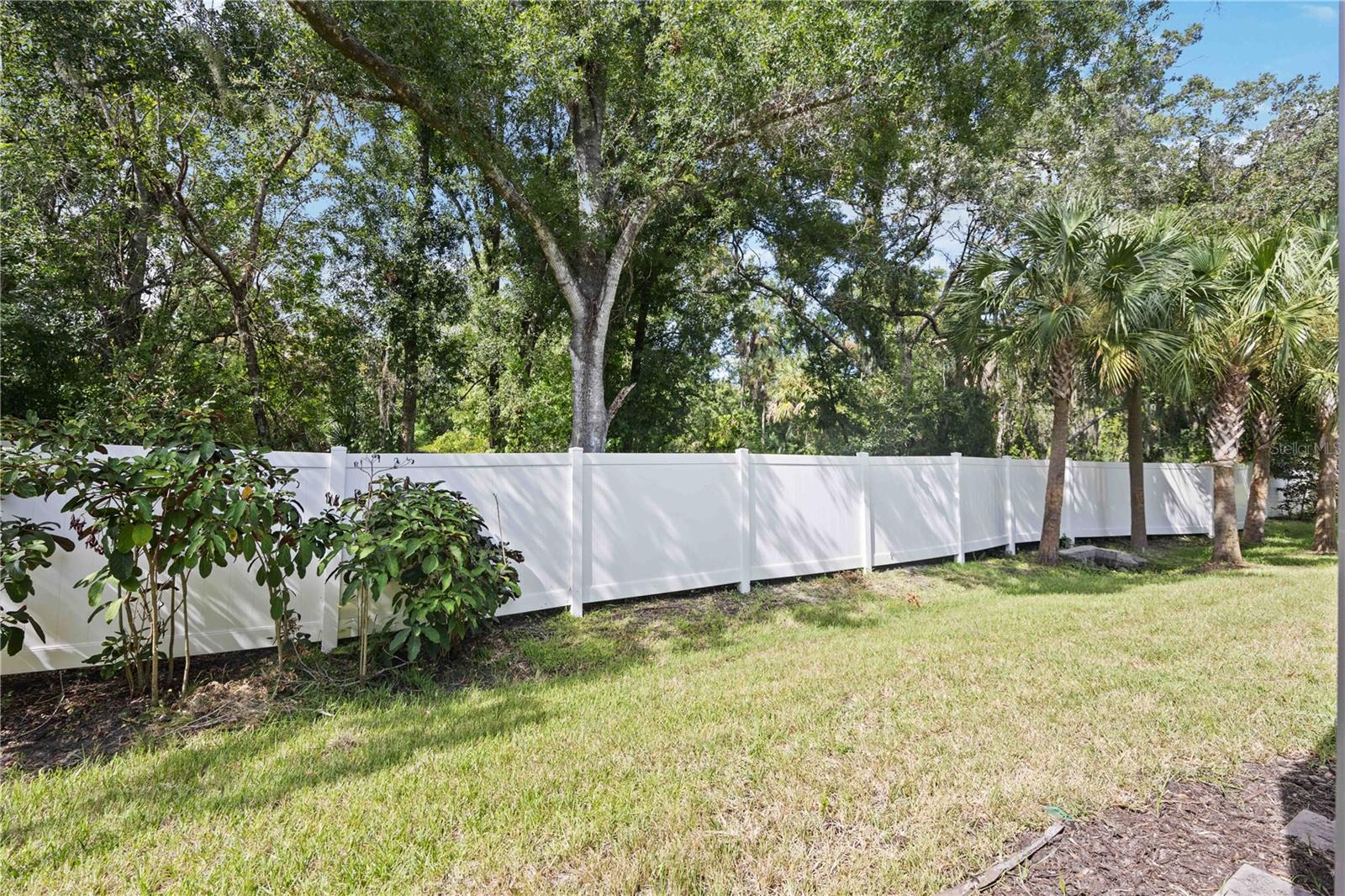 SIENNA PARK TWNHMS/UNIVERSITY - Residential Lease