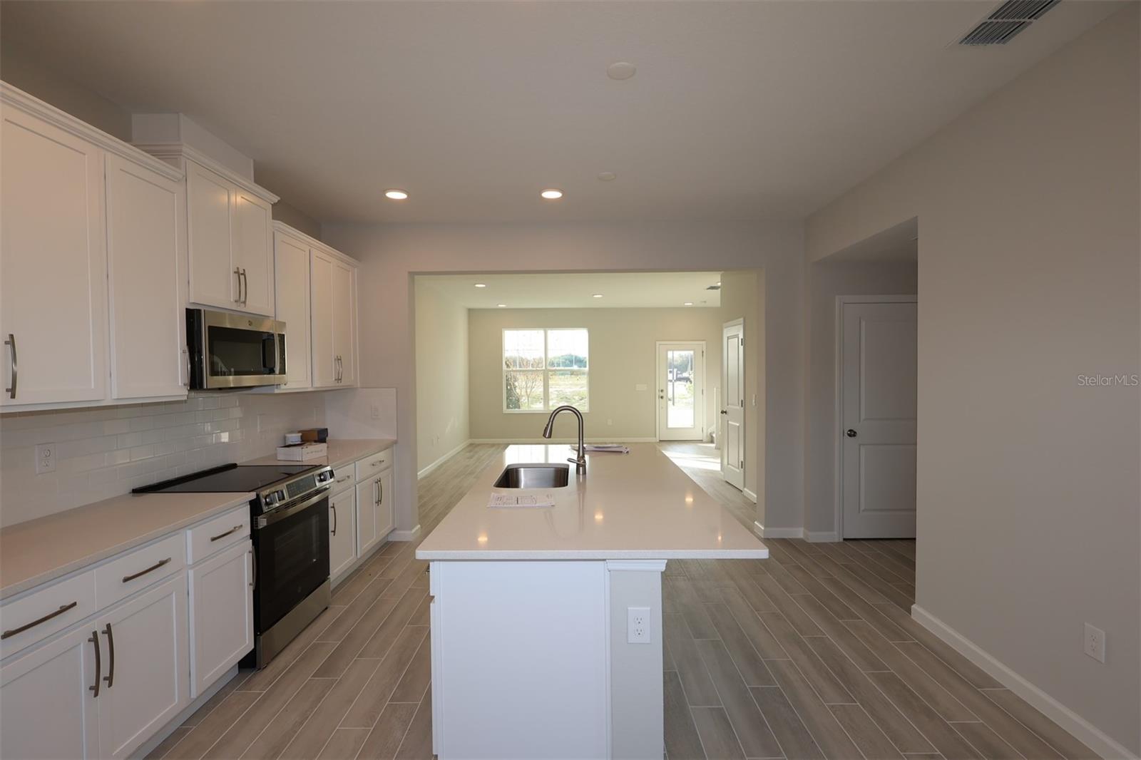 CENTER LAKE ON THE PARK - Residential