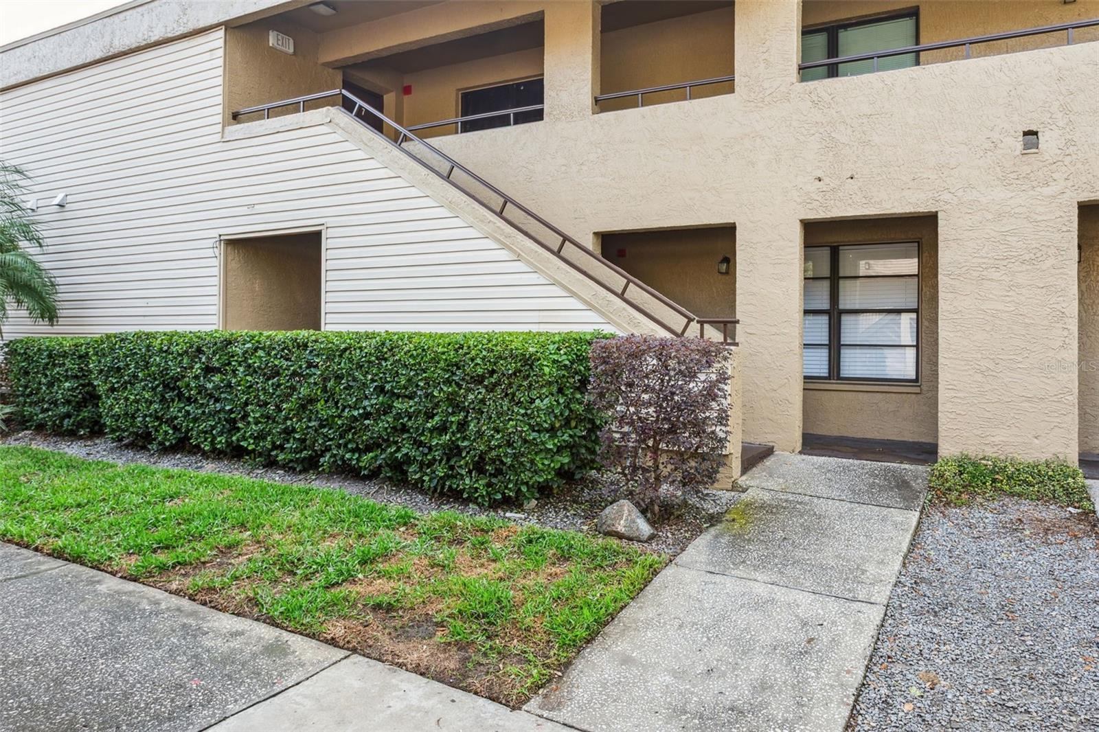 RIVER OAKS CONDO IV - Residential Lease