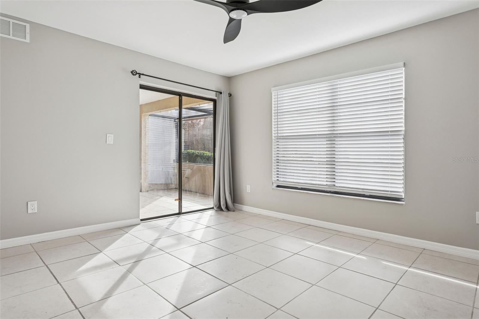 RIVER OAKS CONDO IV - Residential Lease