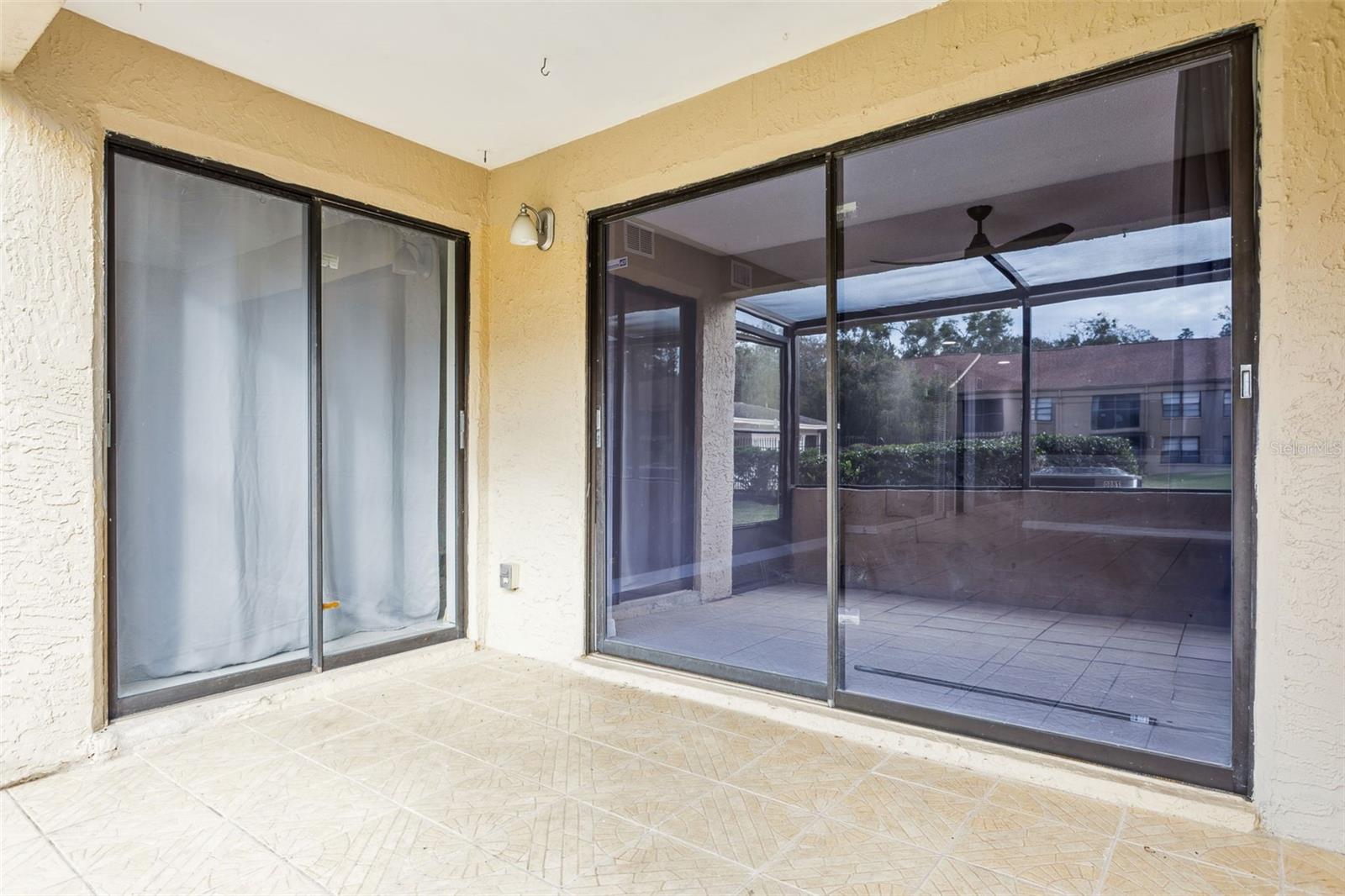 RIVER OAKS CONDO IV - Residential Lease