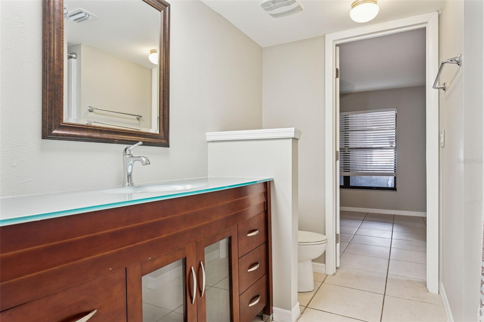 RIVER OAKS CONDO IV - Residential Lease