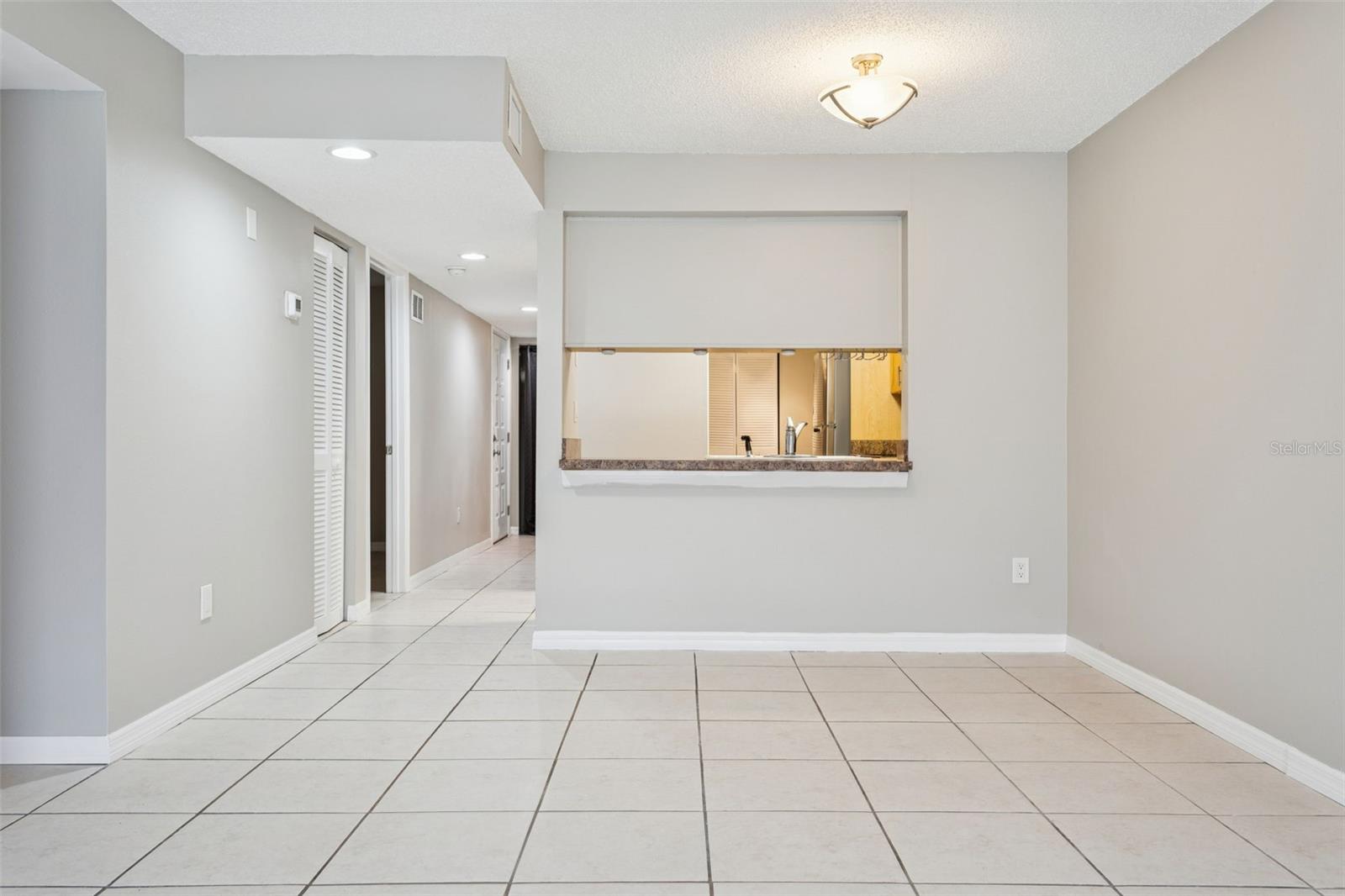 RIVER OAKS CONDO IV - Residential Lease