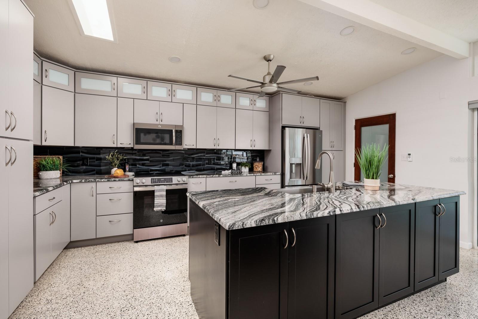 SUN-LIT SHORES - Residential