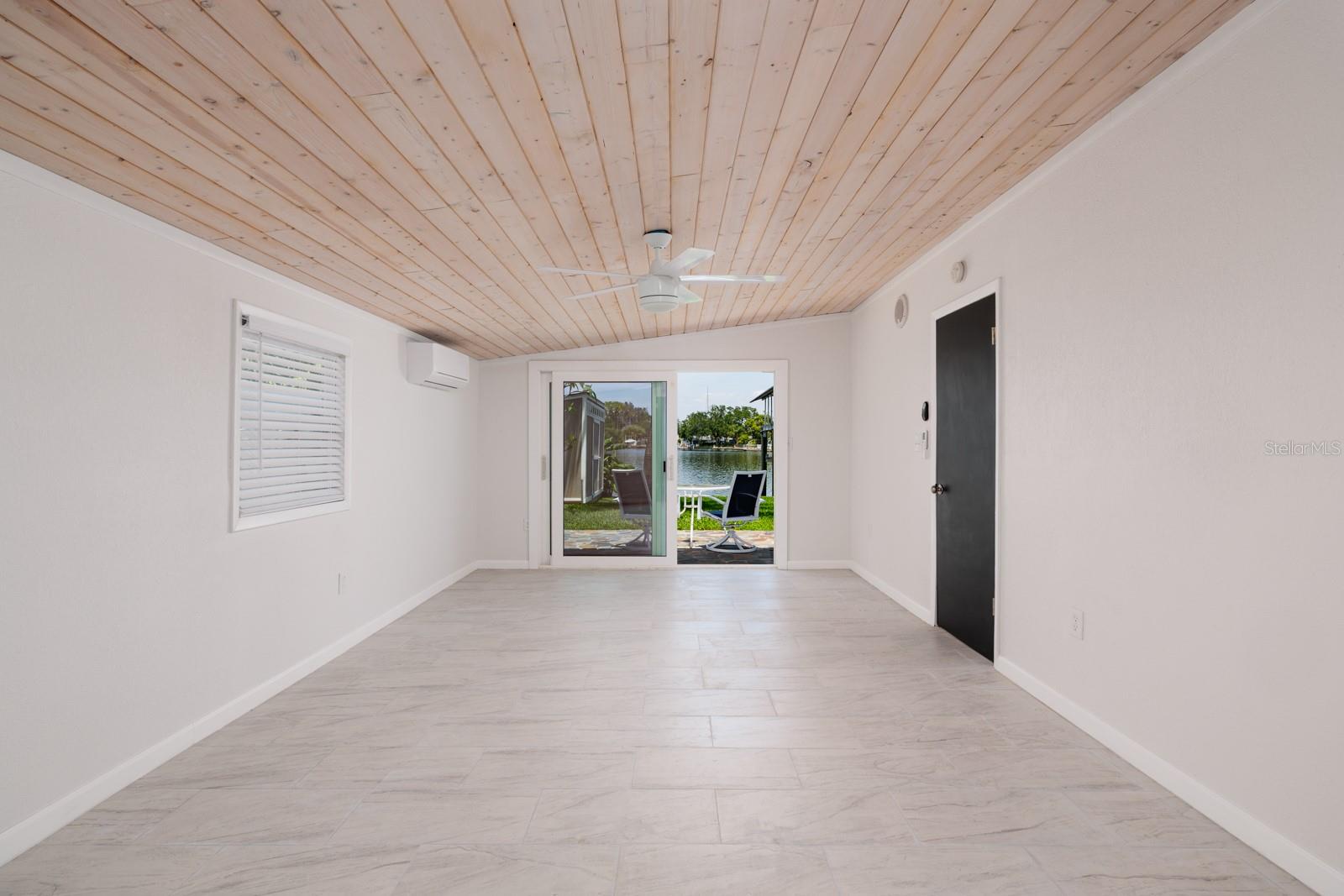 SUN-LIT SHORES - Residential