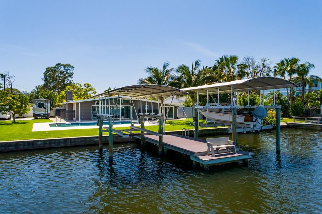 Photo of 263 87th Avenue N, St Petersburg, FL 33702 (MLS # TB8482306)