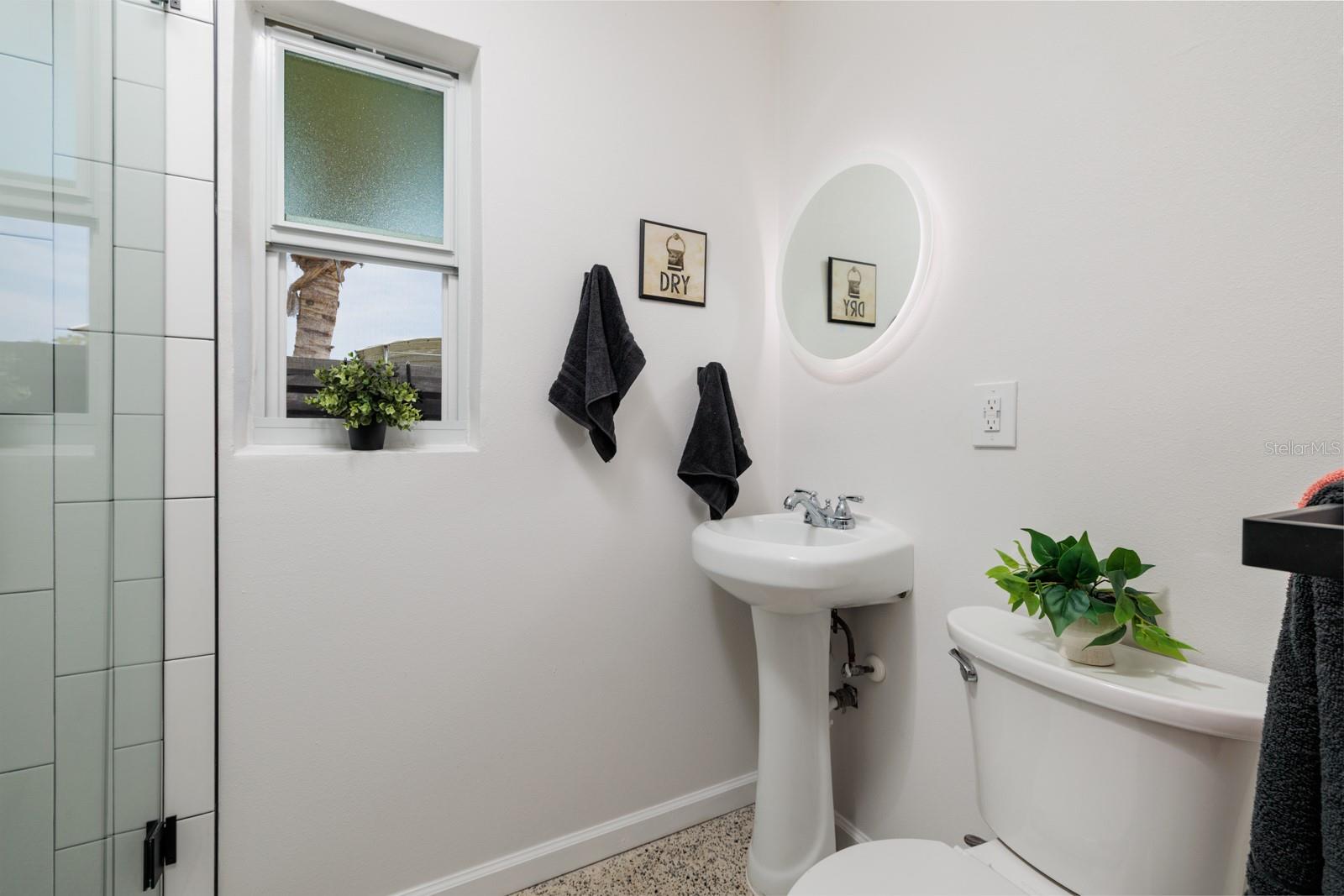 SUN-LIT SHORES - Residential