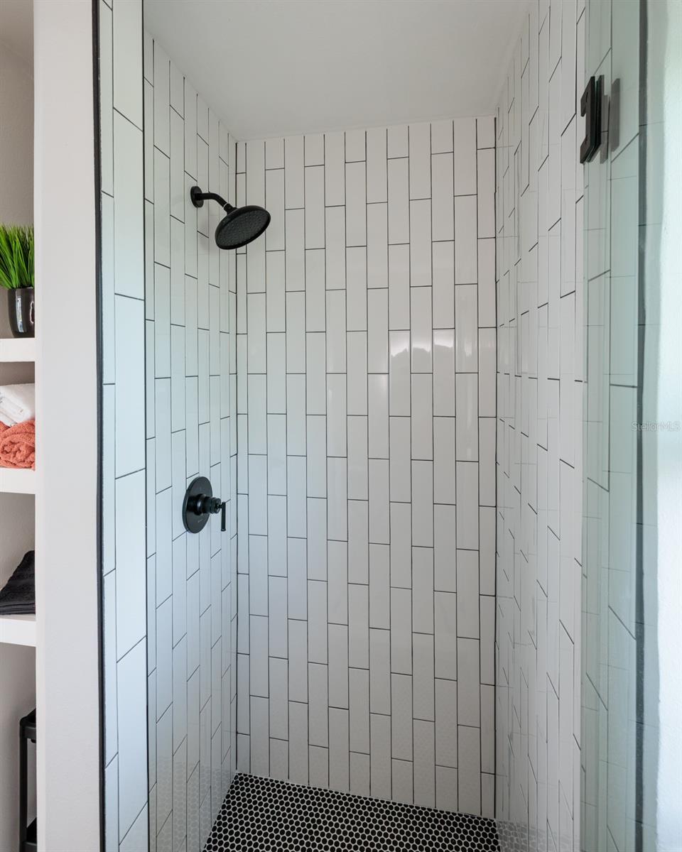 SUN-LIT SHORES - Residential