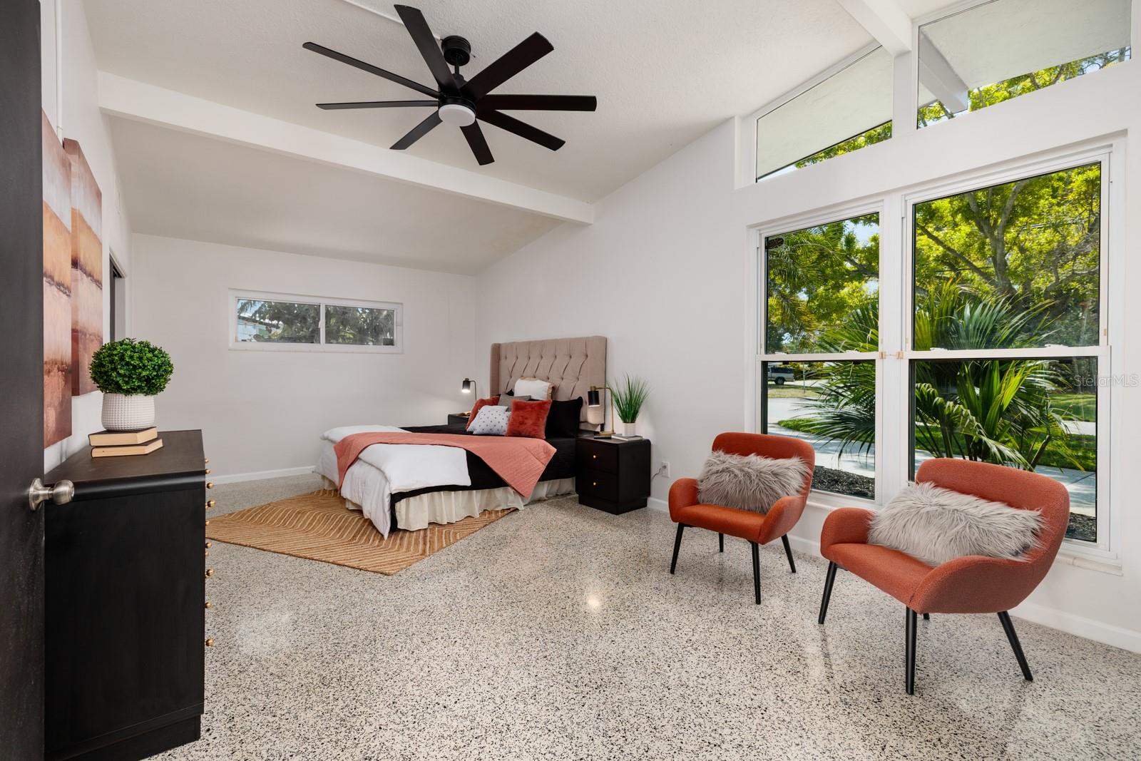 SUN-LIT SHORES - Residential