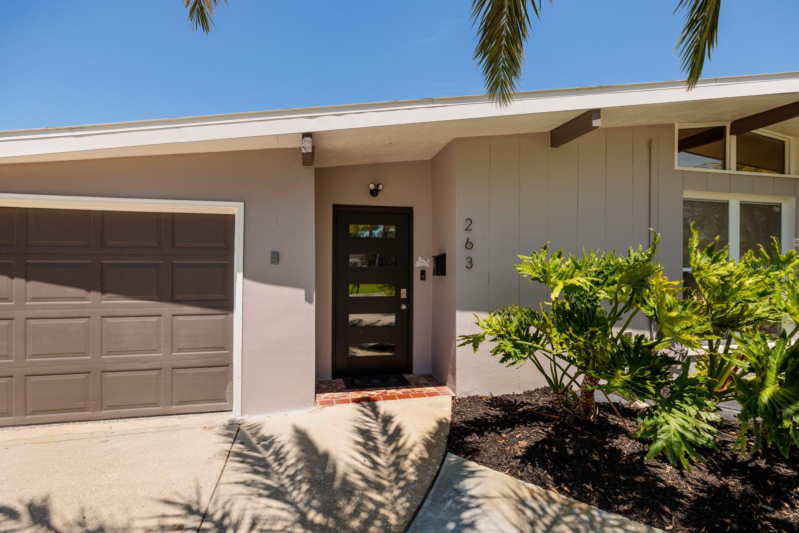 SUN-LIT SHORES - Residential