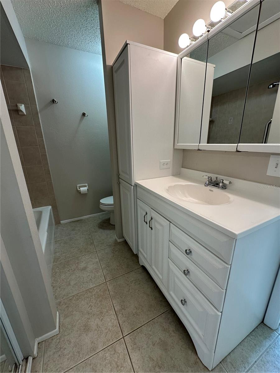 SPINNAKER BAY BLDG D - Residential Lease