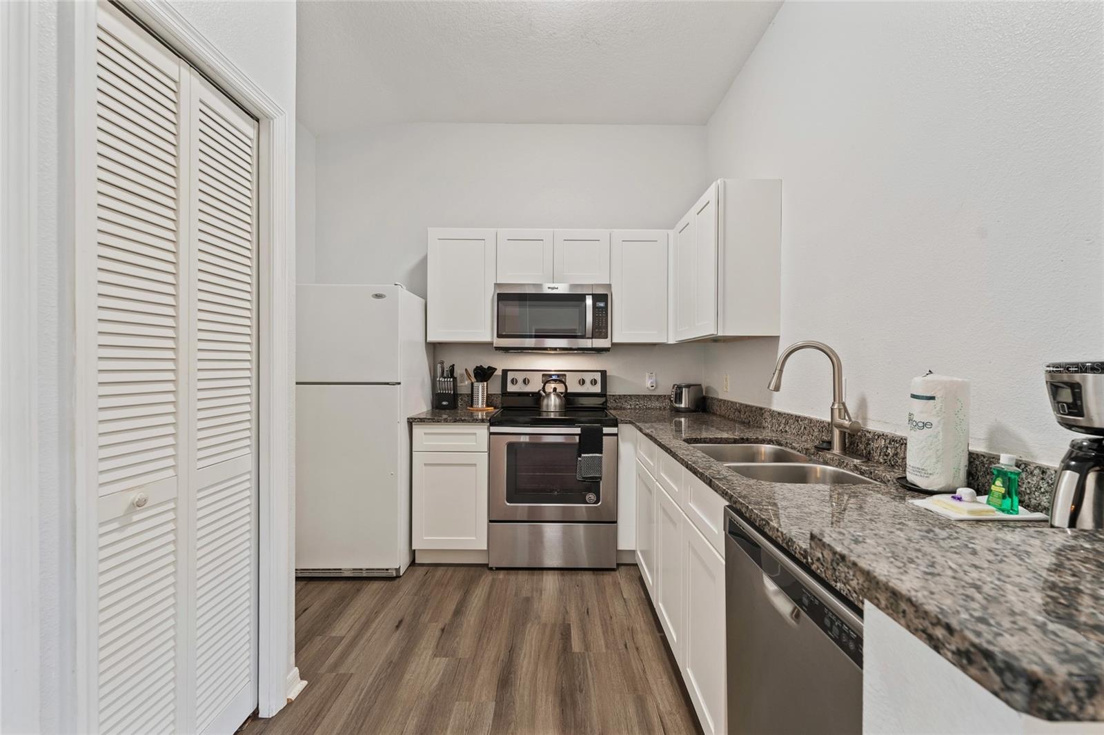 CLUB CORTILE CONDO PH 8 - Residential