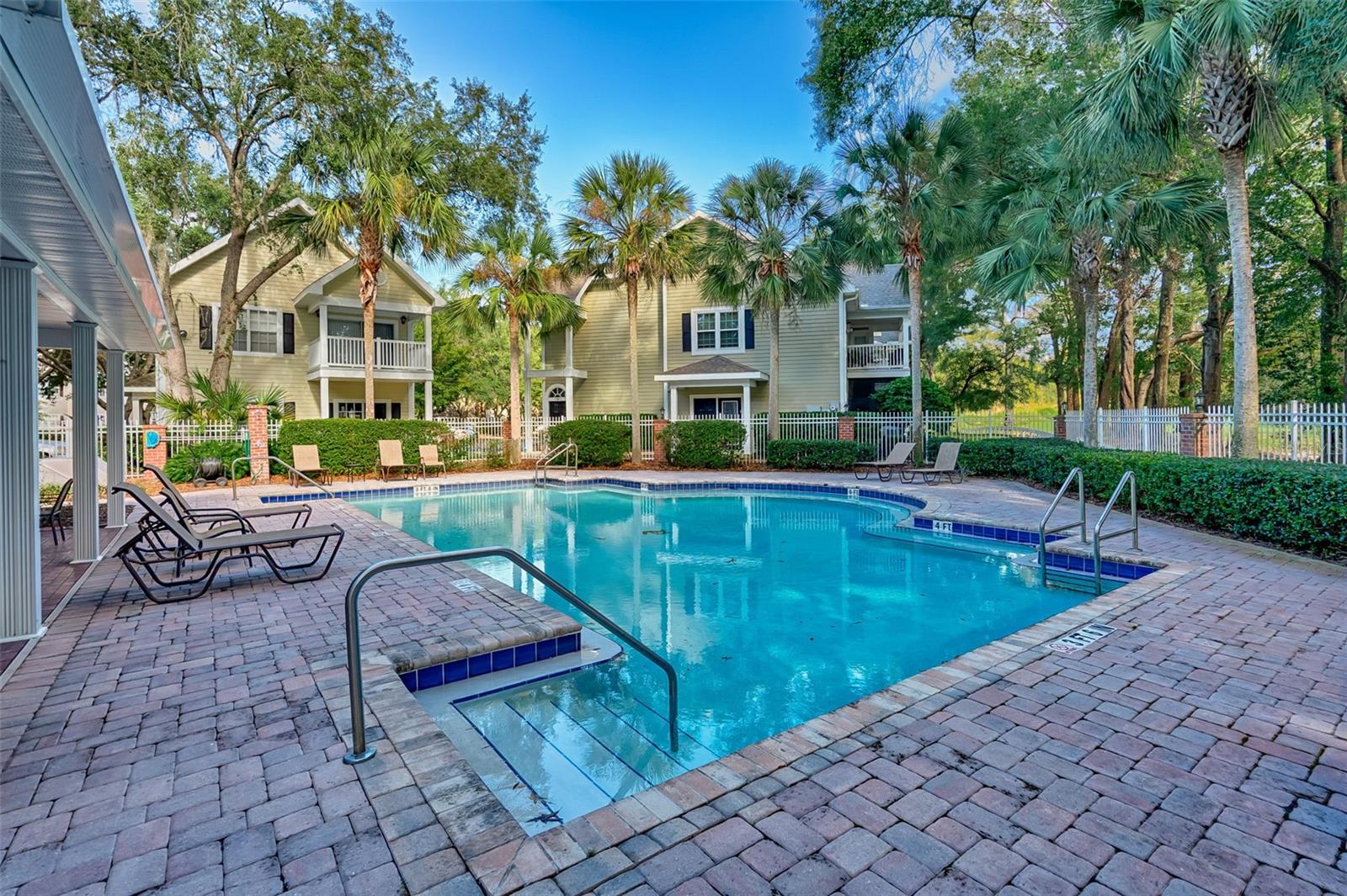 THE LINKS - Residential