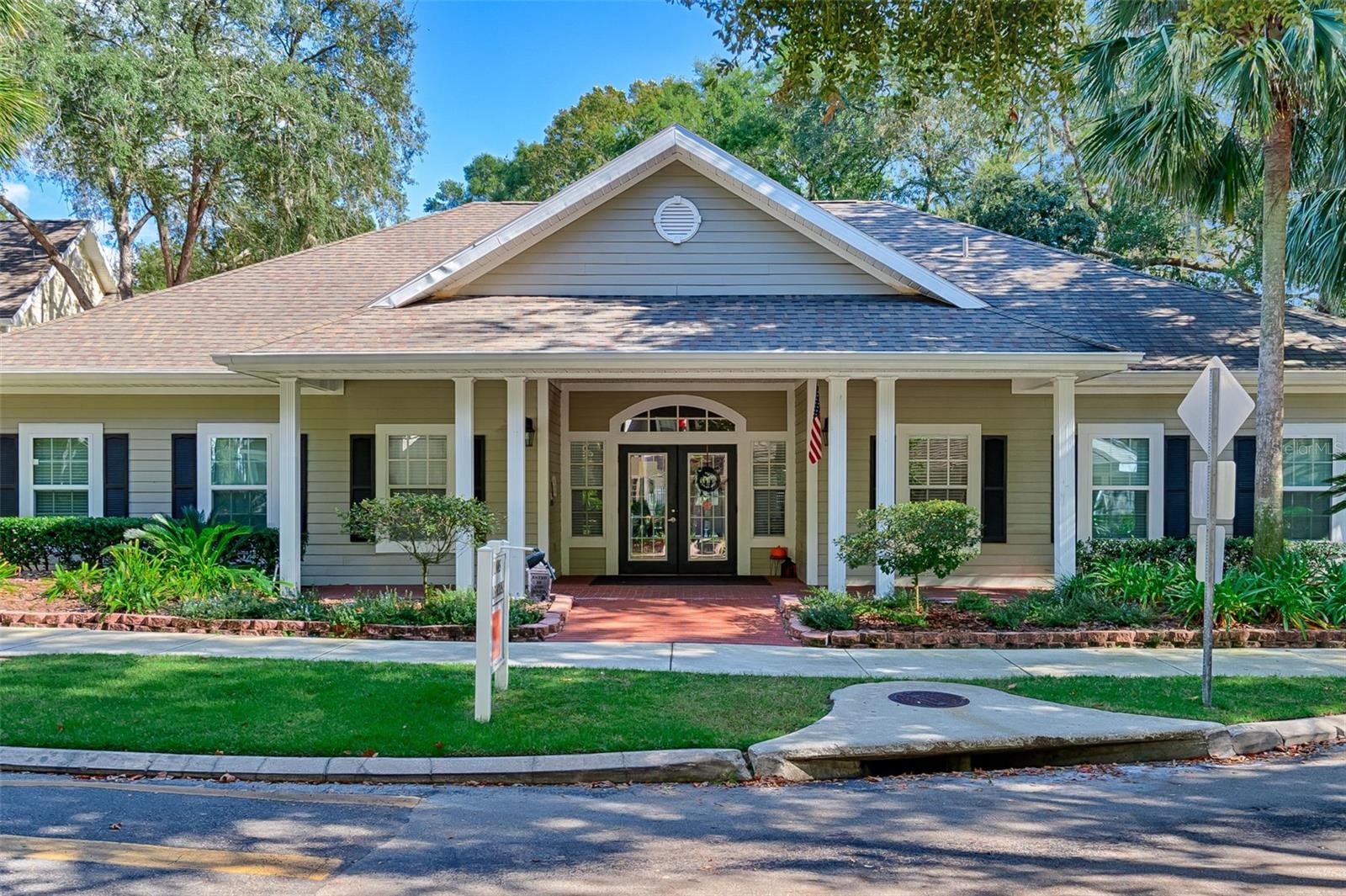 THE LINKS - Residential