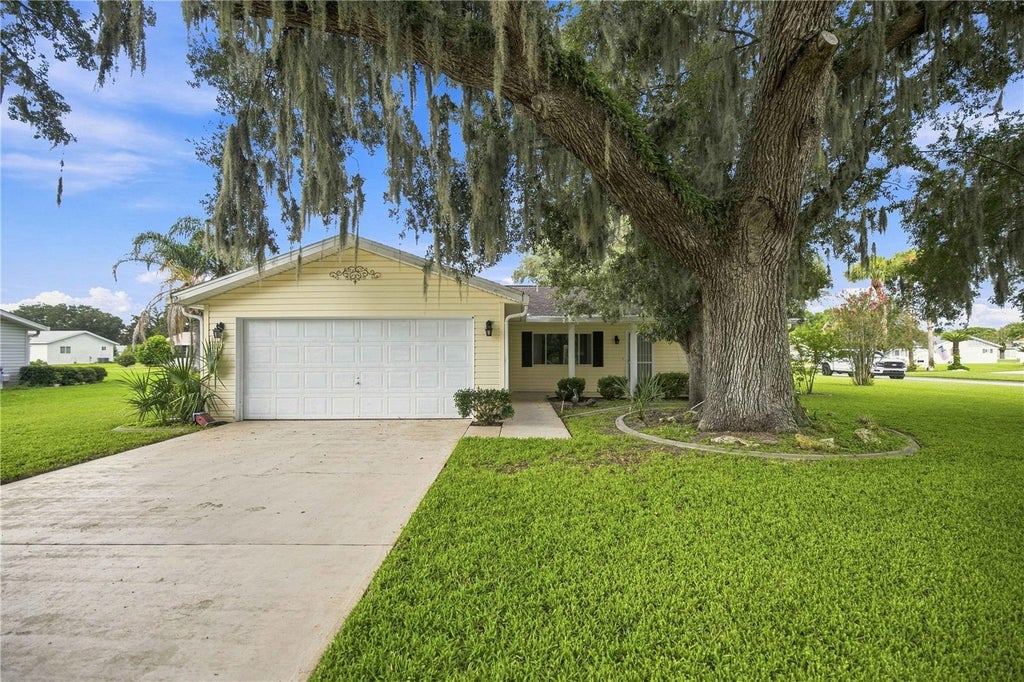 Photo of 10298 SE 176th Street, Summerfield, FL 34491 (MLS # OM729710)