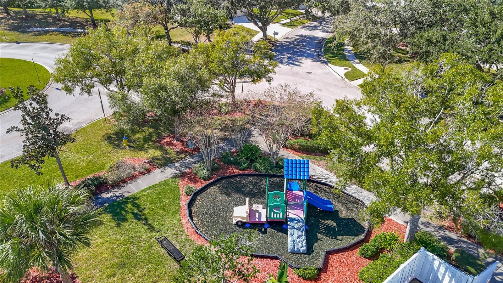 COUNTRY CHASE - Residential