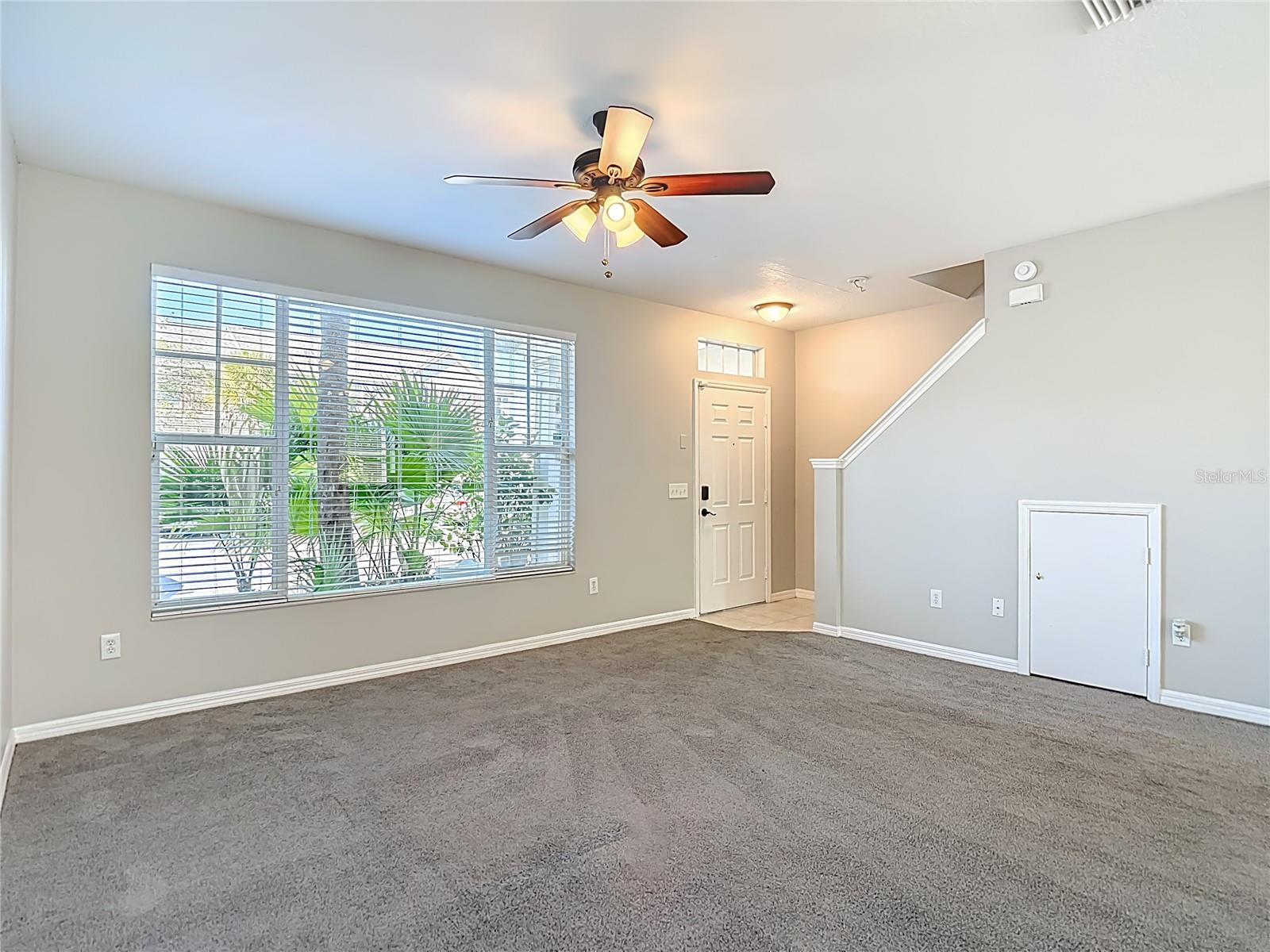 COUNTRY CHASE - Residential