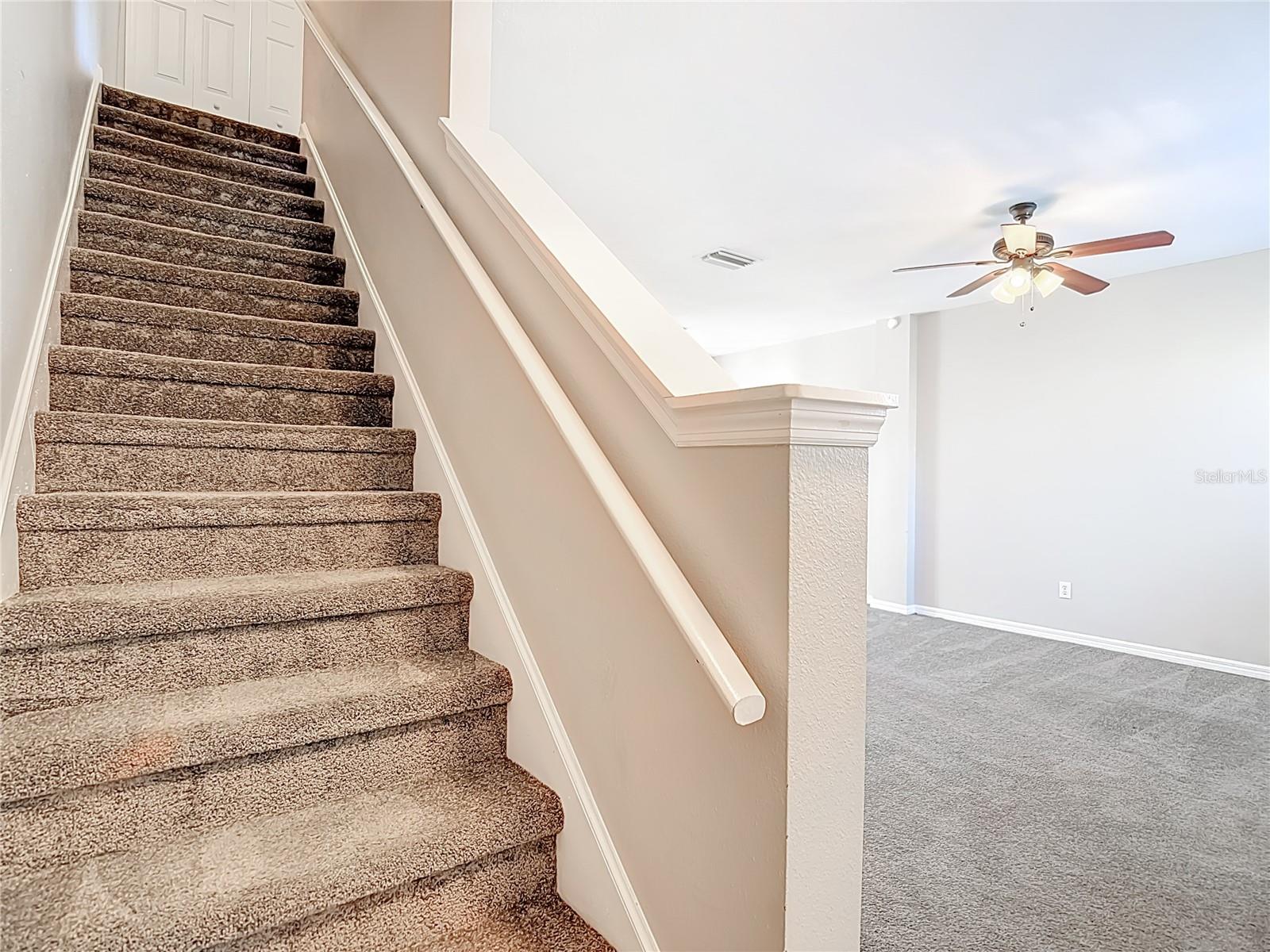 COUNTRY CHASE - Residential