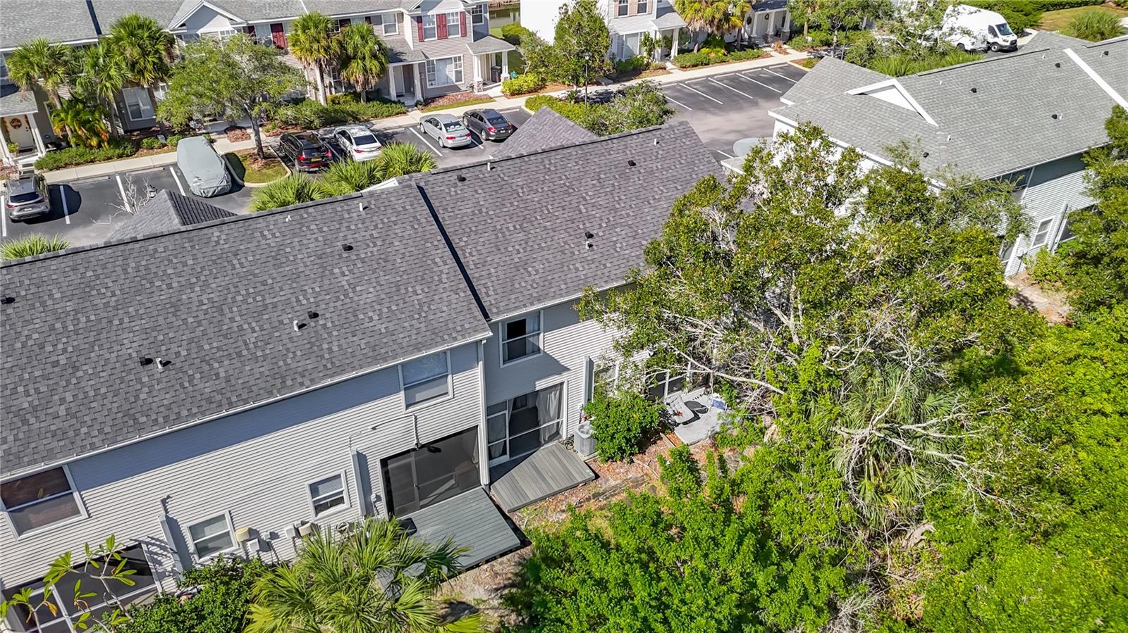 COUNTRY CHASE - Residential