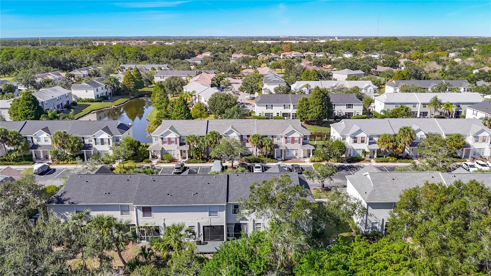 COUNTRY CHASE - Residential