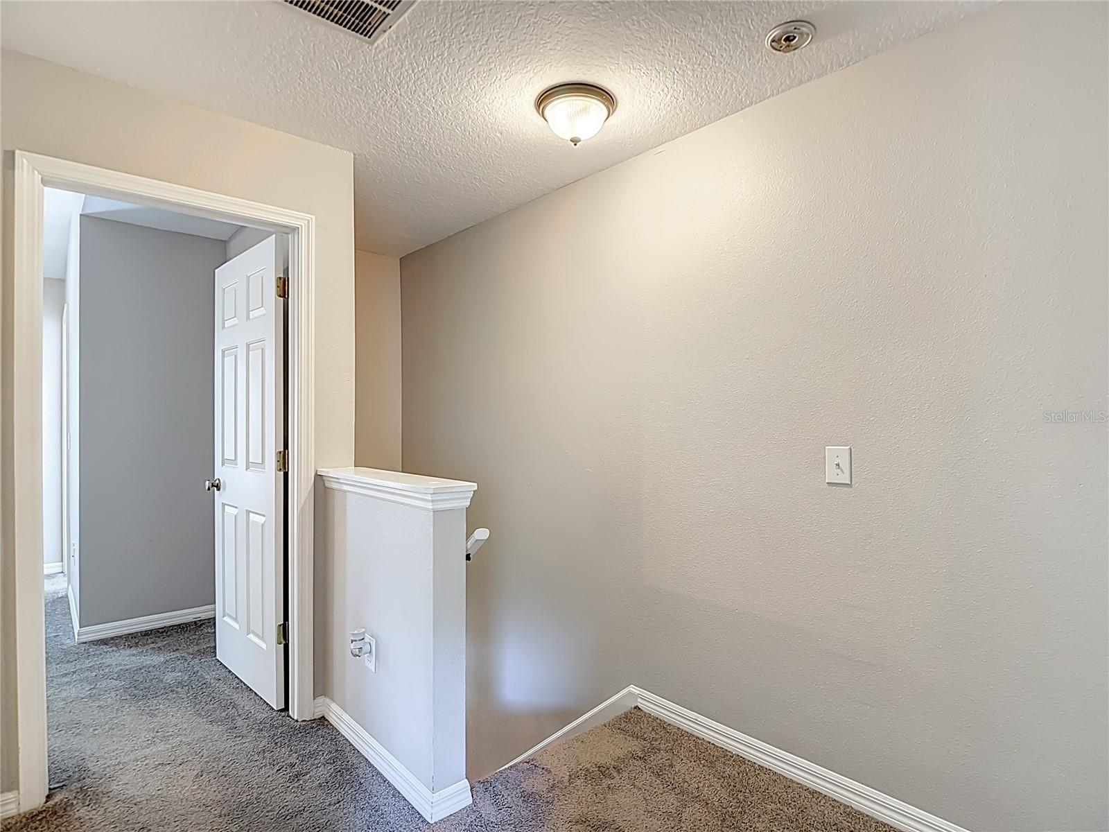 COUNTRY CHASE - Residential