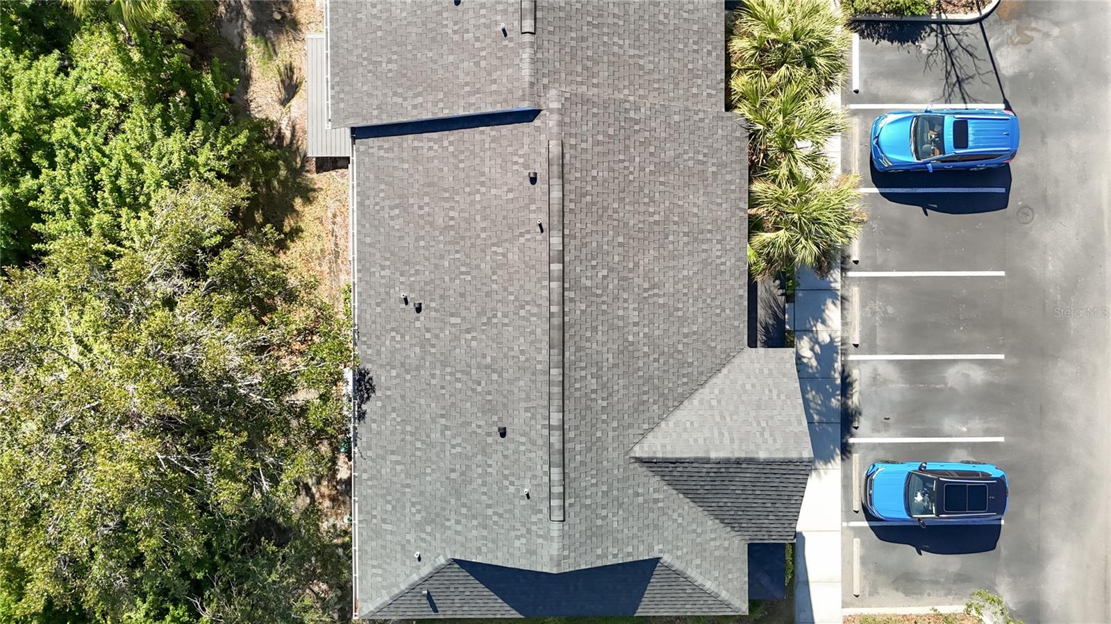 COUNTRY CHASE - Residential