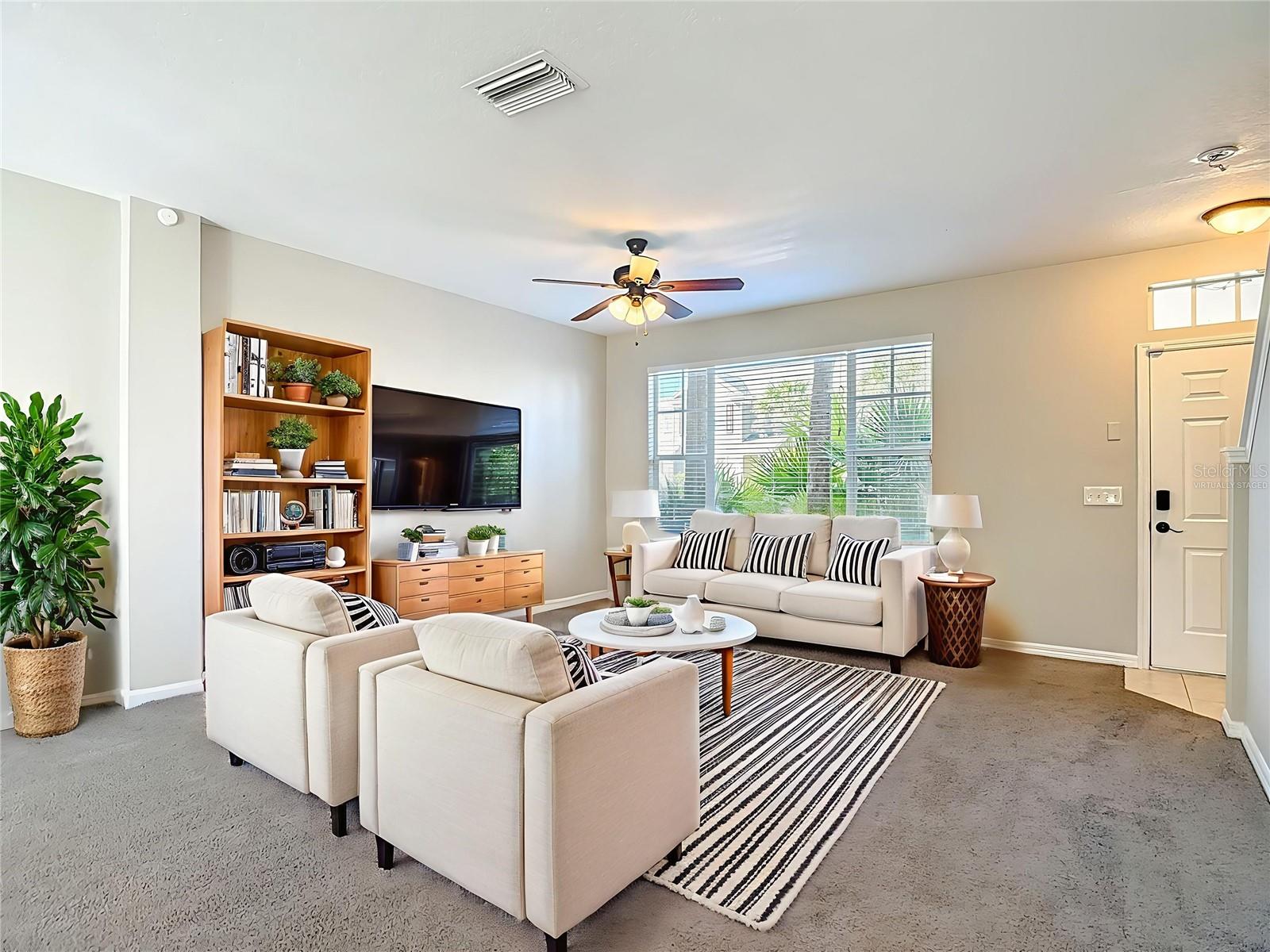 COUNTRY CHASE - Residential