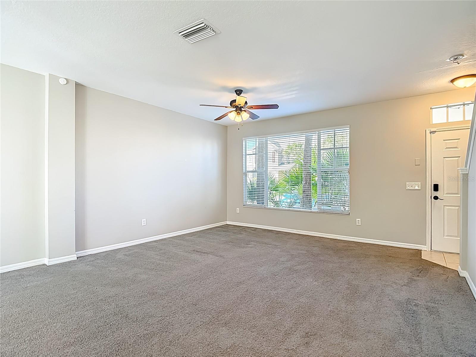 COUNTRY CHASE - Residential