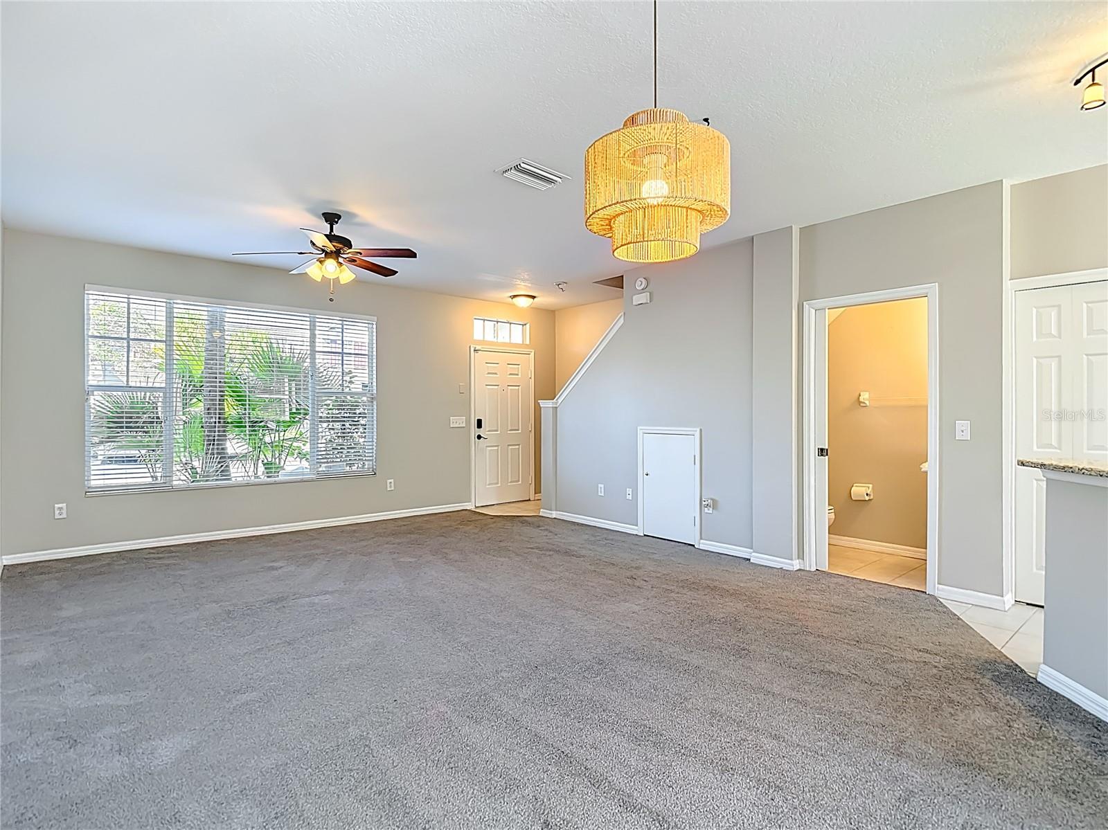 COUNTRY CHASE - Residential