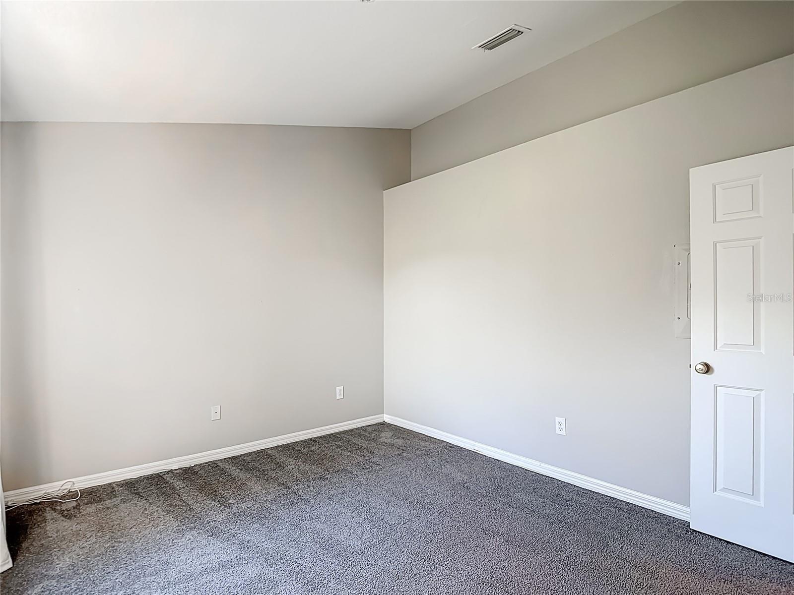 COUNTRY CHASE - Residential