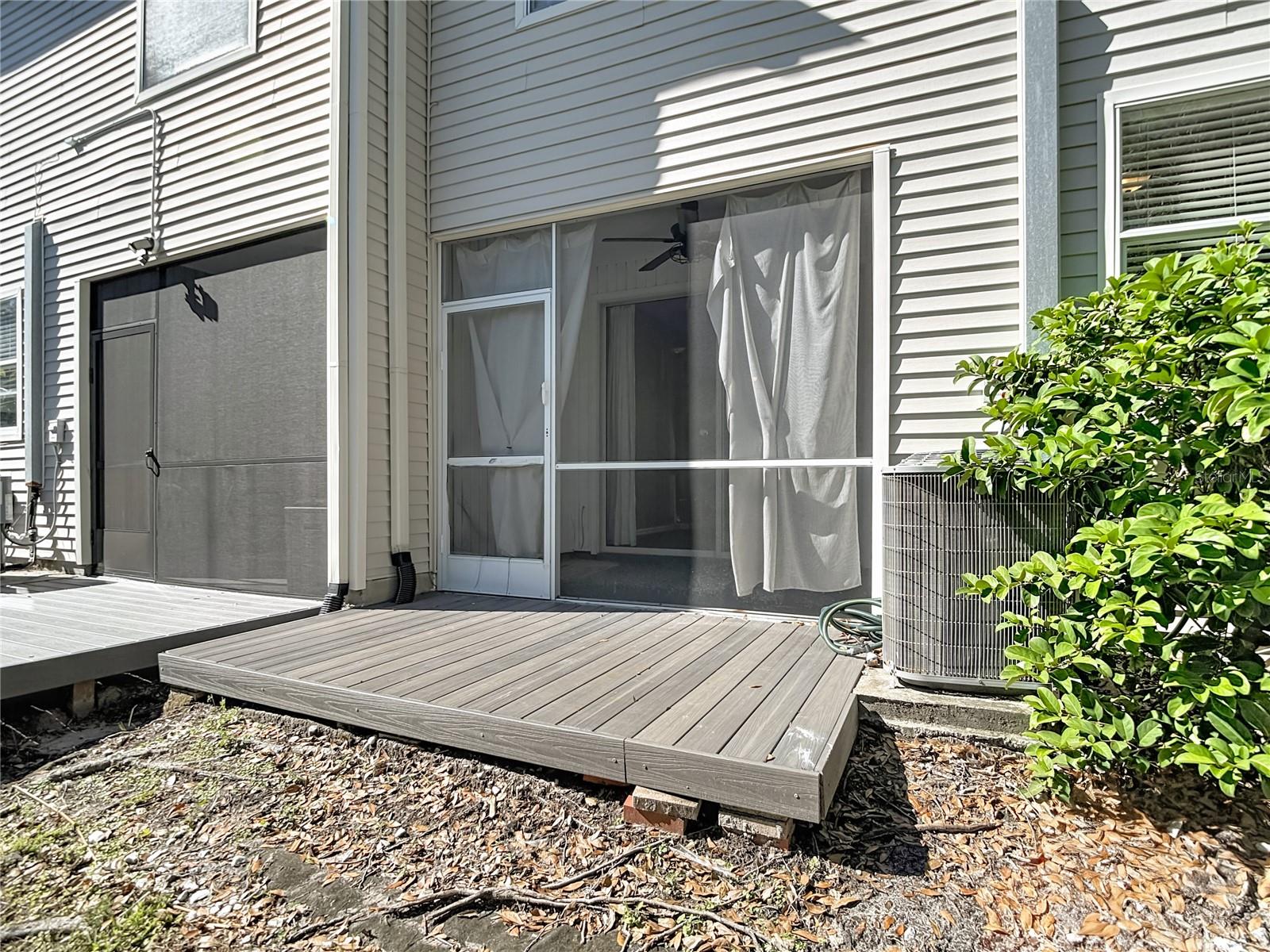 COUNTRY CHASE - Residential