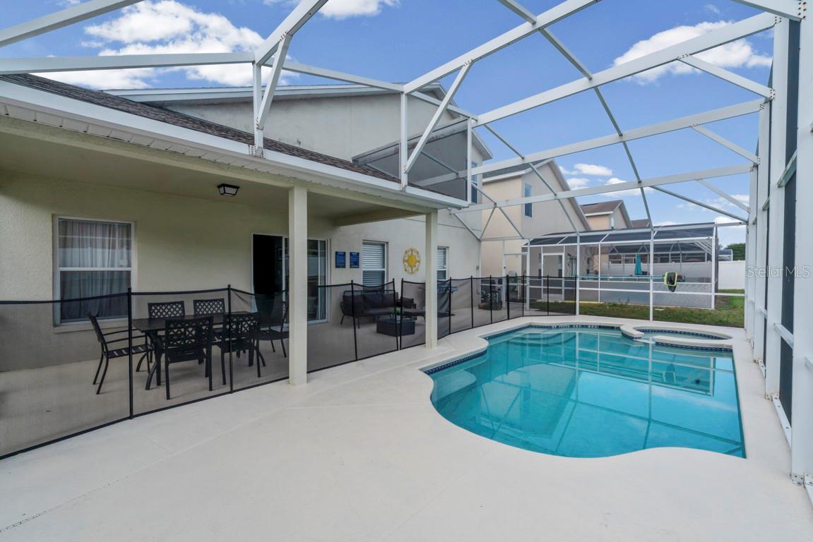 HAMPTON ESTATES - Residential