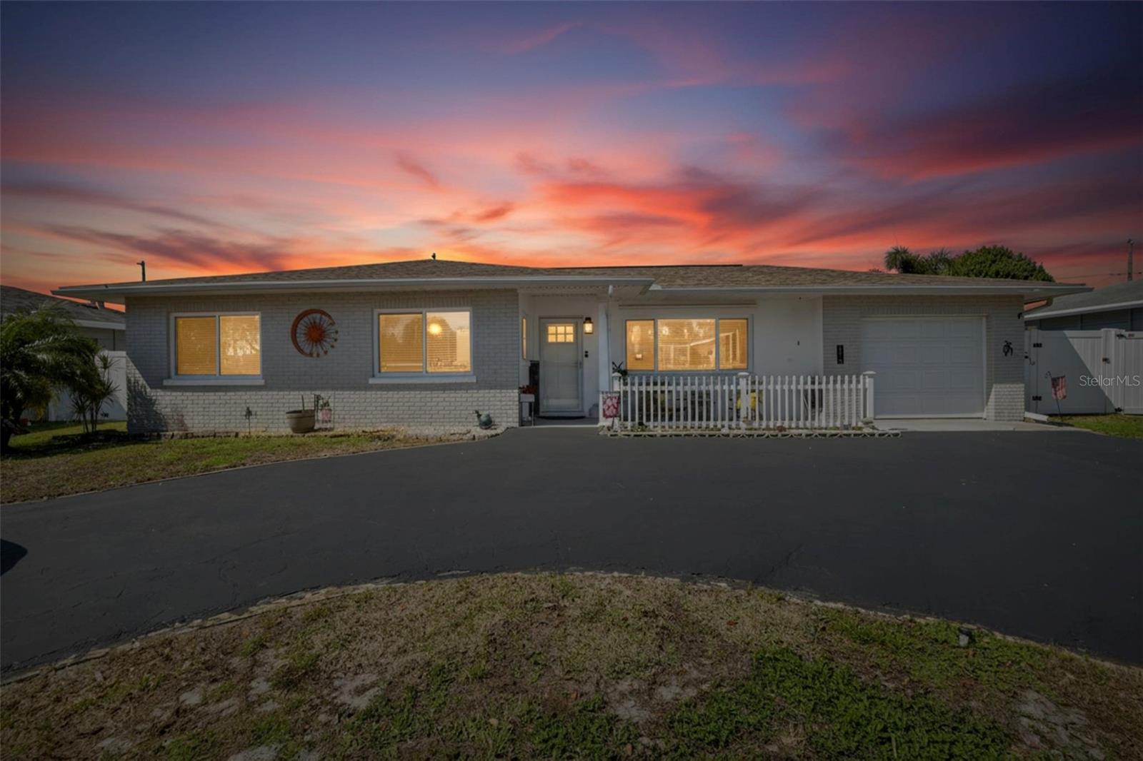 BAY PINES ESTATES - Residential