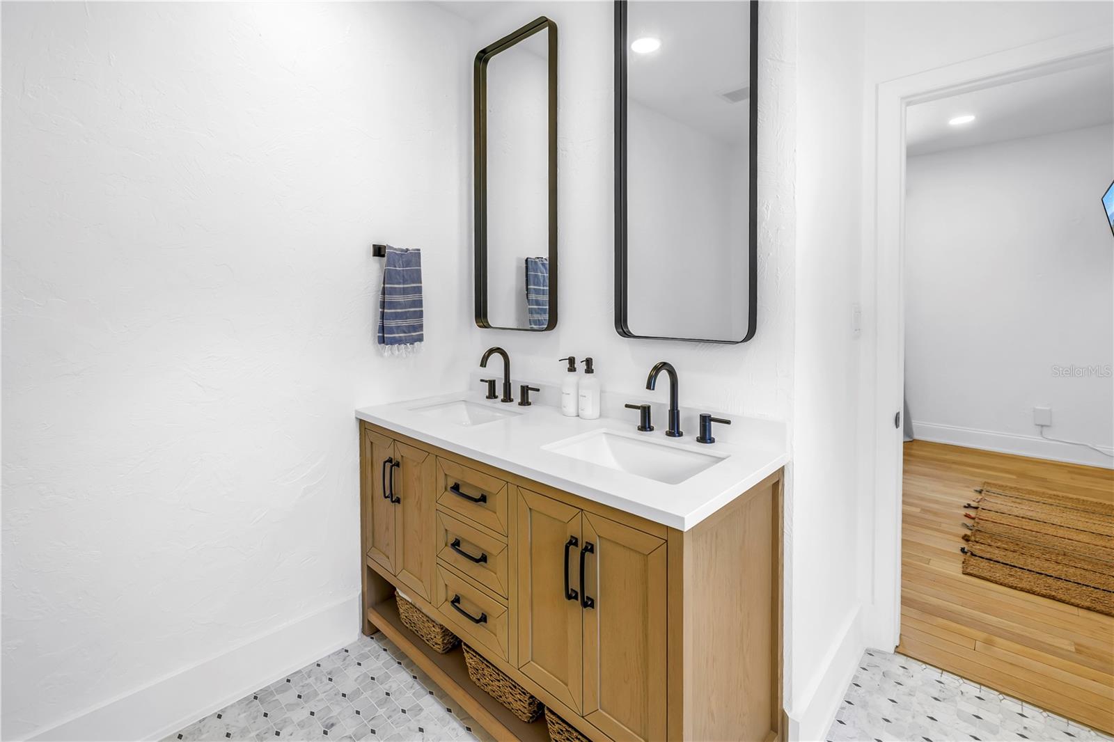 SETCHELLS PINELLAS POINT SUB - Residential Lease