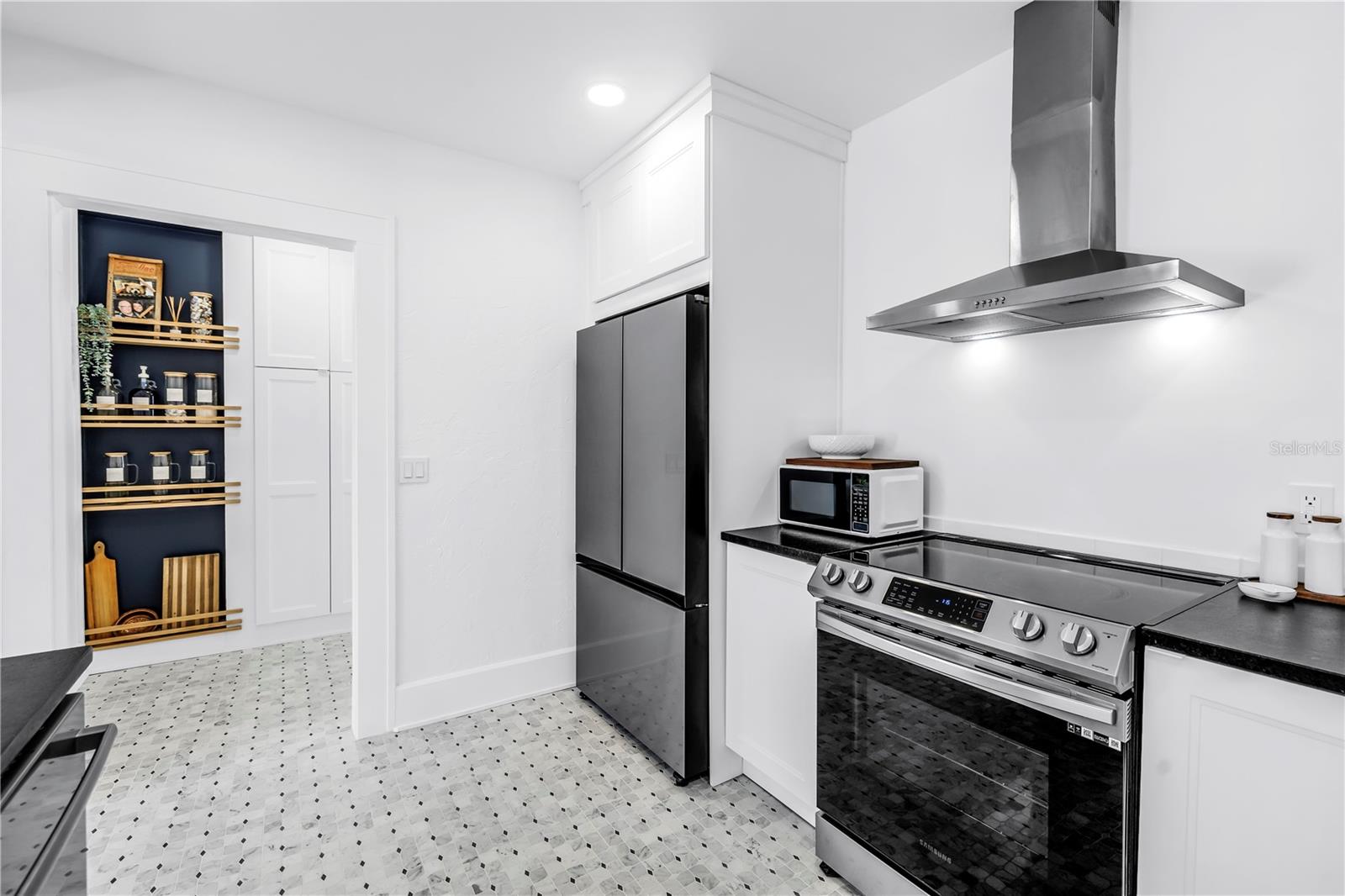 SETCHELLS PINELLAS POINT SUB - Residential Lease