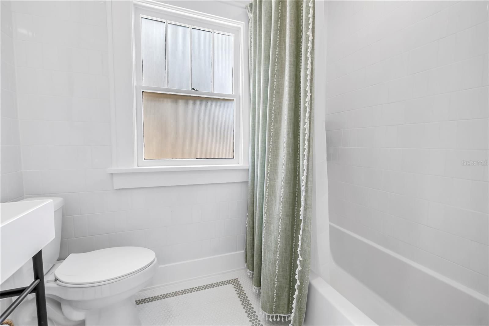 SETCHELLS PINELLAS POINT SUB - Residential Lease